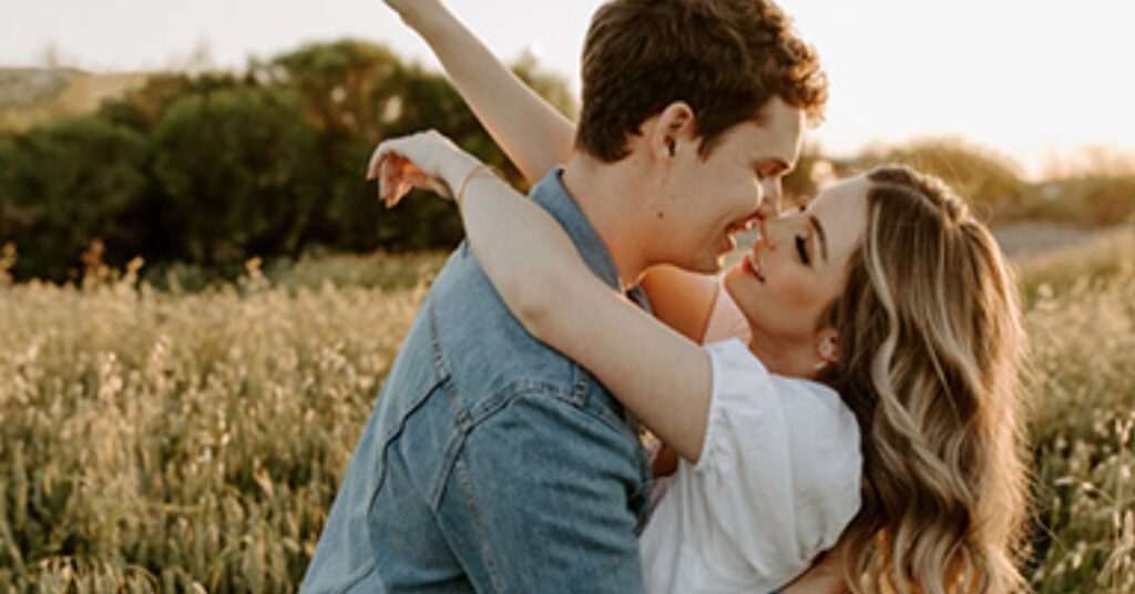 Couple रोमांटिक शायरी