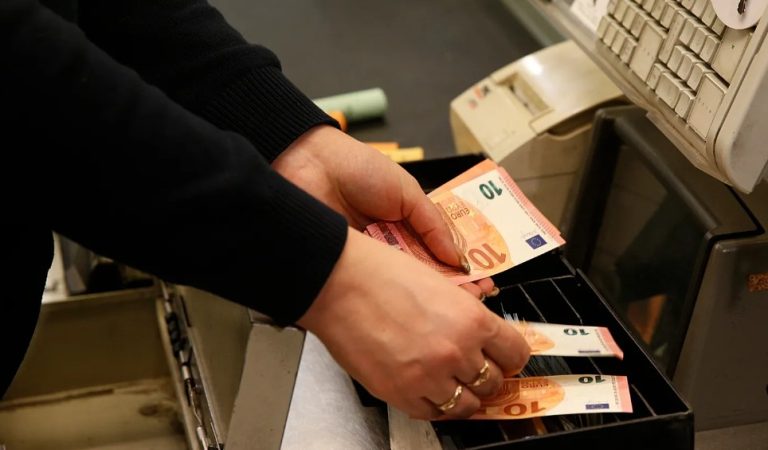 A Smarter Way to Handle Money Across Europe